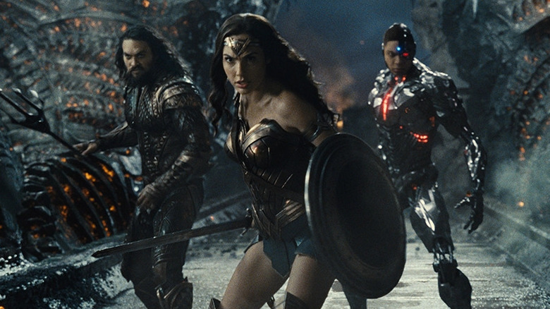 Wonder Woman, Aquaman, and Cyborg prepare to fight