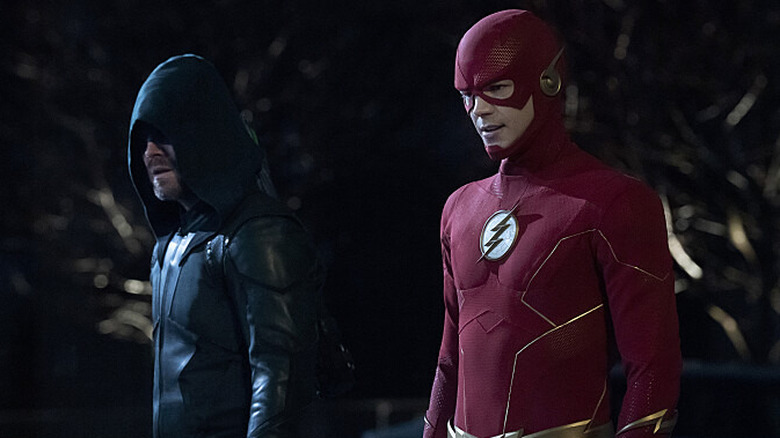 The Flash stands beside Arrow