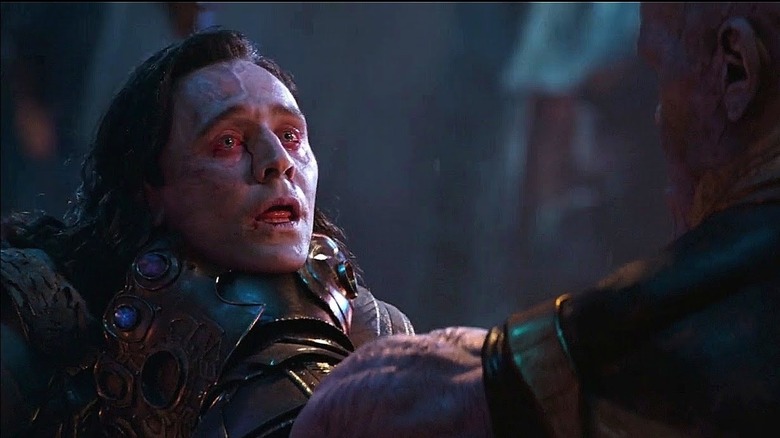 Thanos strangles Loki