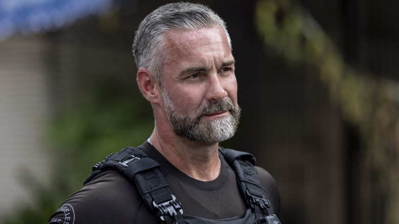 SWAT Season 7 Finale: Deacon Finally Rejoins 20-Squad & It's A Big Mistake