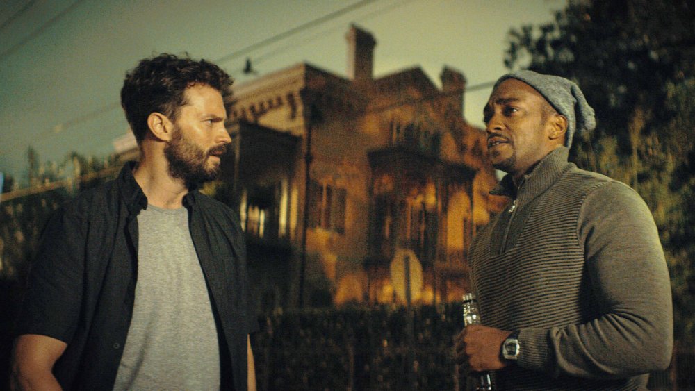 Anthony Mackie and Jamie Dornan in Synchronic