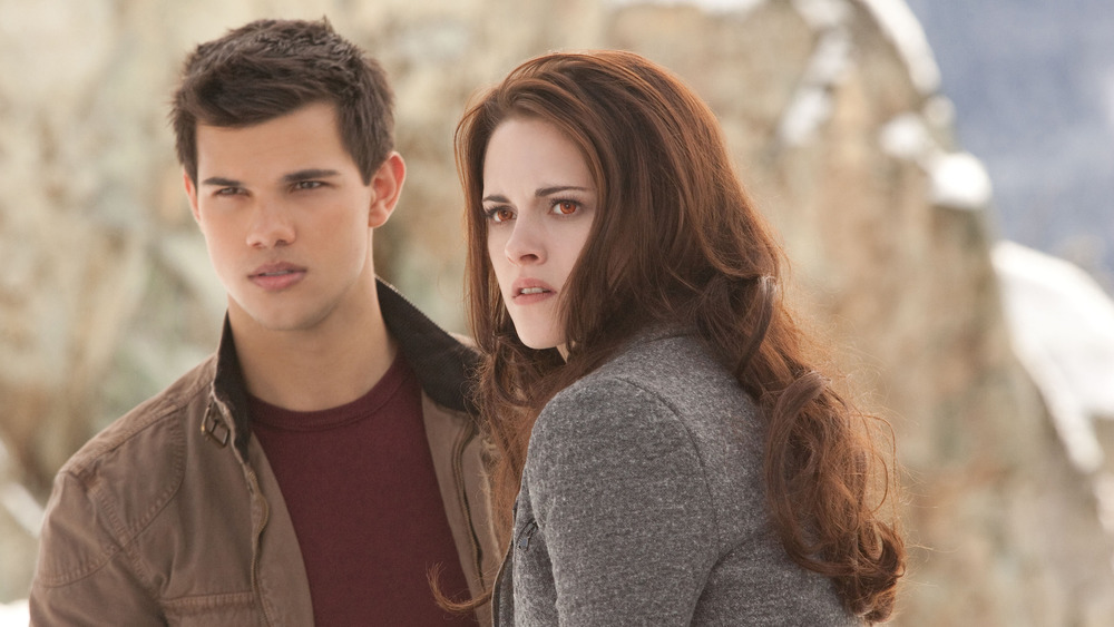 Taylor Lautner and Kristen Stewart in Twilight