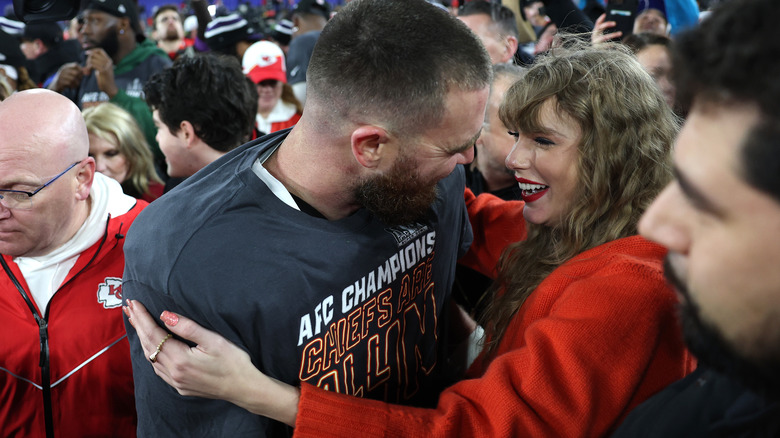 Travis Kelce Taylor Swift smiling