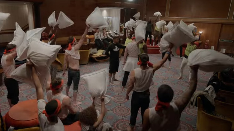 The boys pillow fight