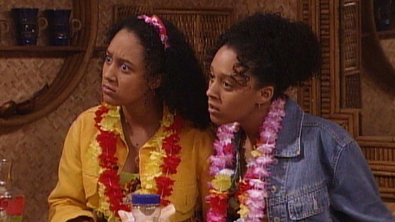 Tia Mowry and Tamara Mowry in Sister Sister look perplexed