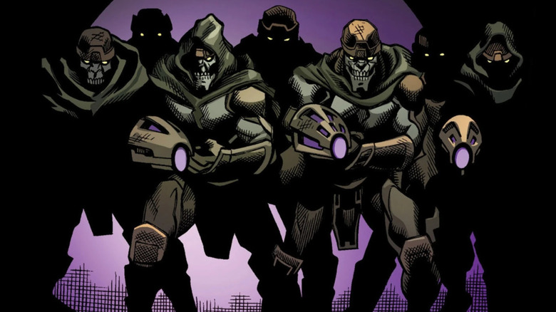 Chitauri soldiers wielding guns 