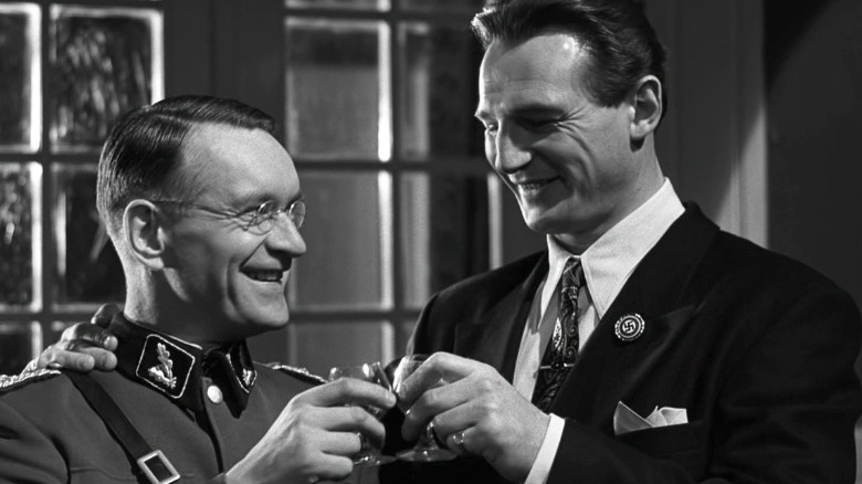 Oskar Schindler drinking with a German officer