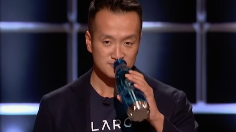 Larq Shark founder sniffs water bottle on Shark Tank