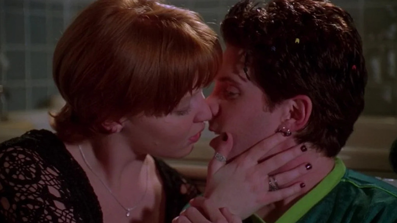 The 11 Most Awkward Love Scenes In '90s Comedies That Still Make Us Cringe