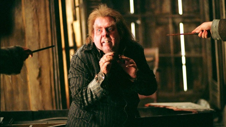 Peter Pettigrew being held at wand-point