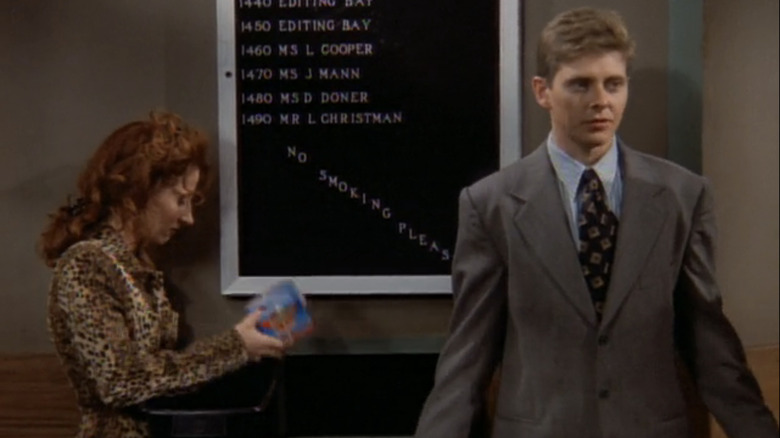 Dave Nelson and Vicki Lewis on "NewsRadio"