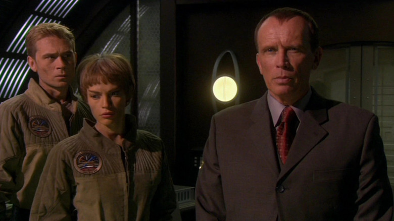 Paxton holds Trip and T'Pol hostage