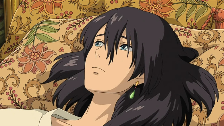 Howl lies in bed