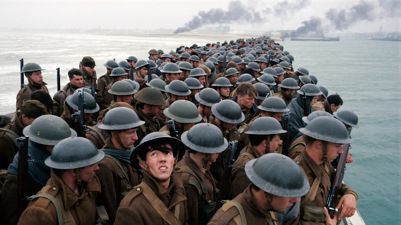 Dunkirk soldiers crowding together