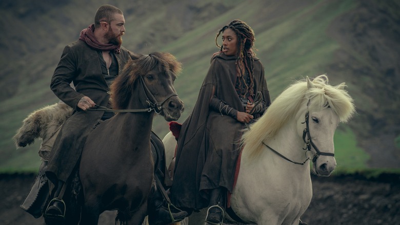 Éile and Fjall riding horses