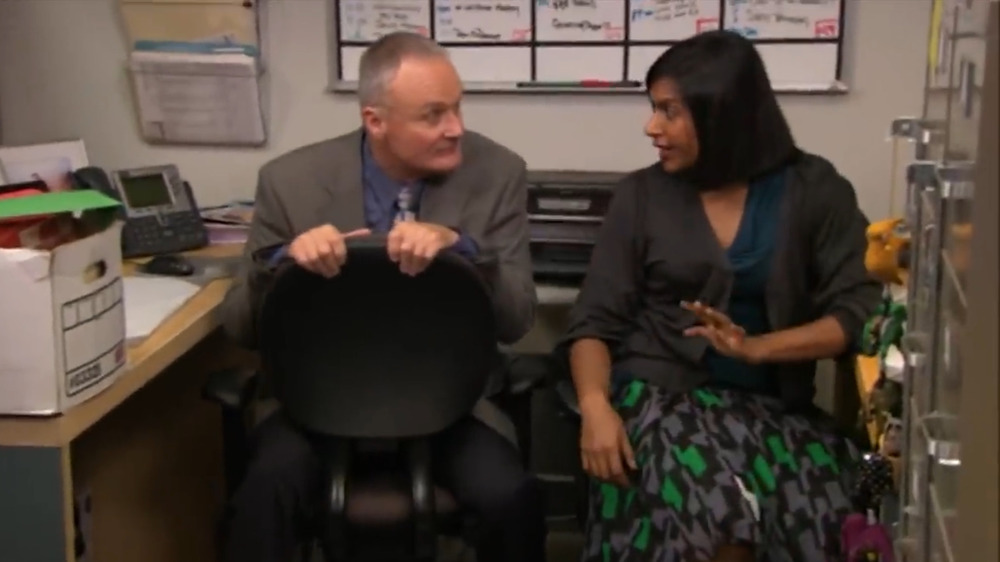 Mindy Kaling as Kelly and Creed Bratton as Creed