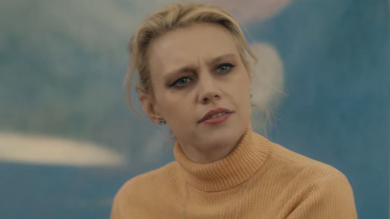 Kate McKinnon looks interested in "Irreplaceable You"