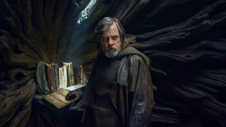 Luke with ancient Jedi texts