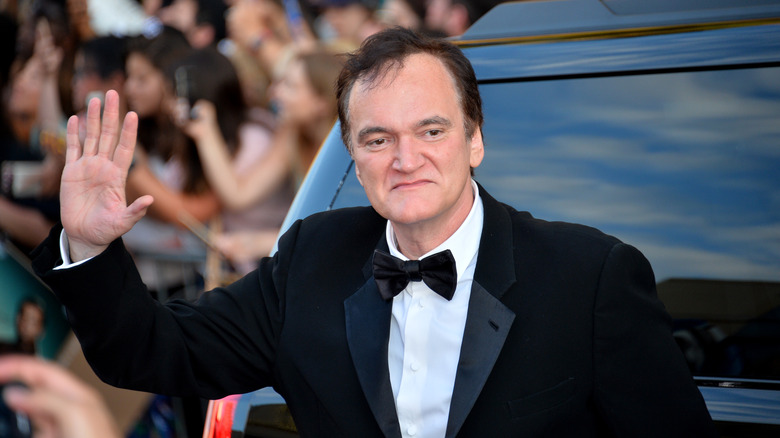 Quentin Tarantino waving to crowd