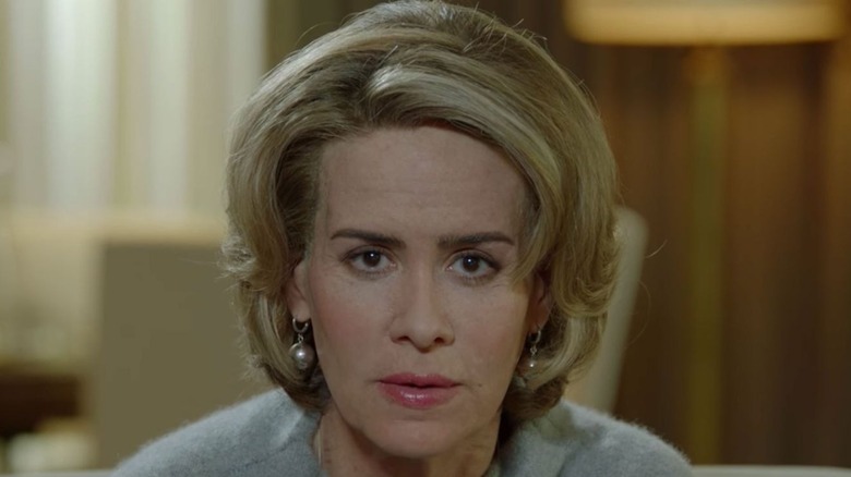 Sarah Paulson in makeup as mature Lana Winters 