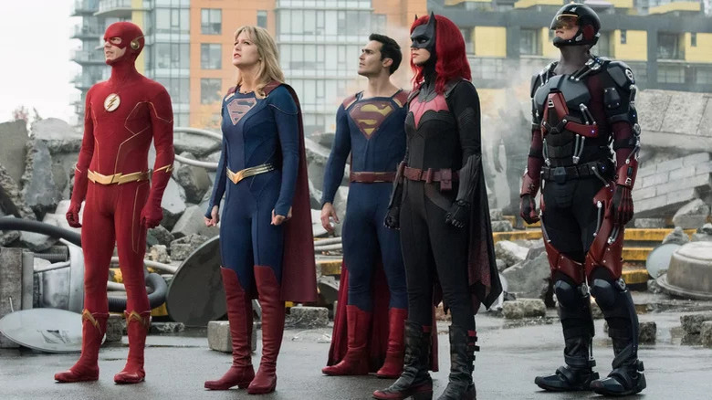 The Flash, Supergirl, Superman, Batwoman, and the Atom