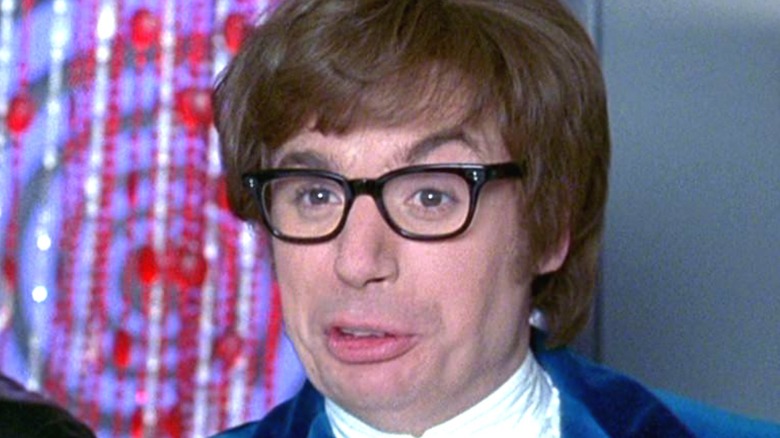 https://www.looper.com/img/gallery/the-austin-powers-scene-that-didnt-age-well/intro-1644781775.jpg