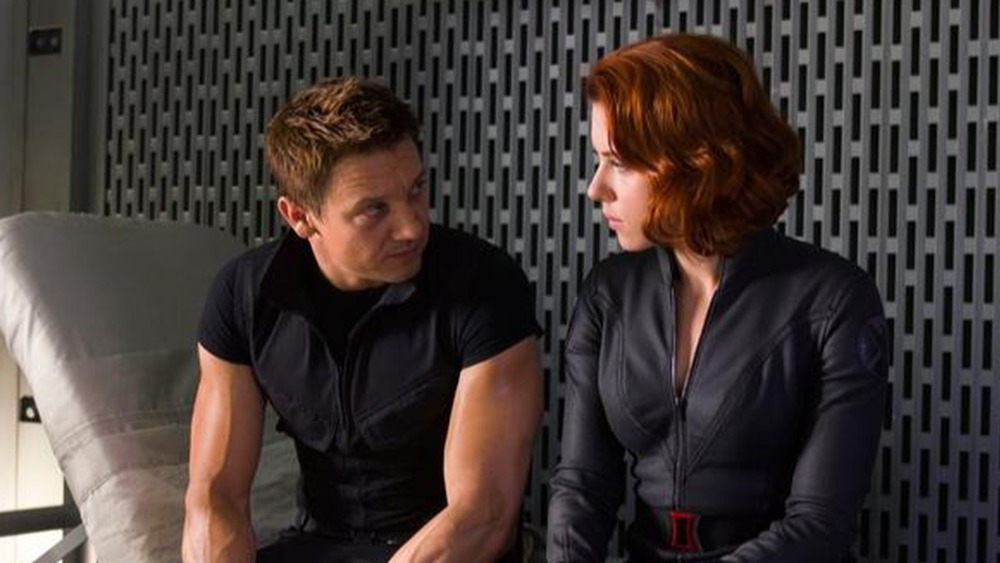 Jeremy Renner as Hawkeye and Scarlett Johansson as Black Widow in The Avengers