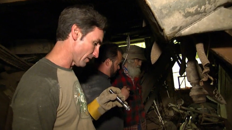 Mike and Frank go through Hobo Jack's collection in American Pickers