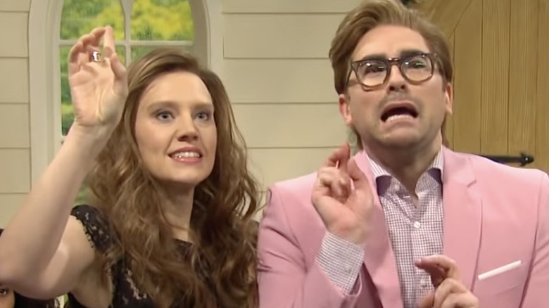 Kate McKinnon and Dan Levy in "Wedding Friends" on SNL