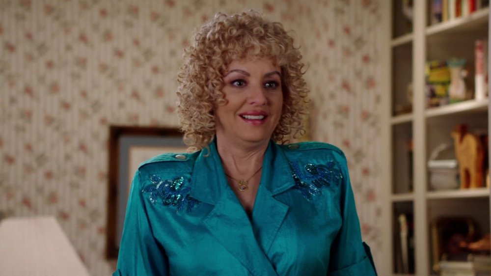 Wendi McLendon-Covey as Beverly in the Goldbergs