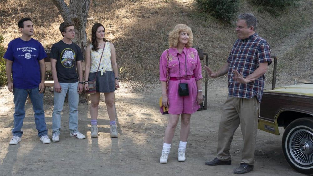 Troy Gentile as Barry, Sean Giambrone as Adam, Hayley Orrantia as Erica, Wendi McLendon-Covey as Beverly and Jeff Garlin as Murray in The Goldbergs