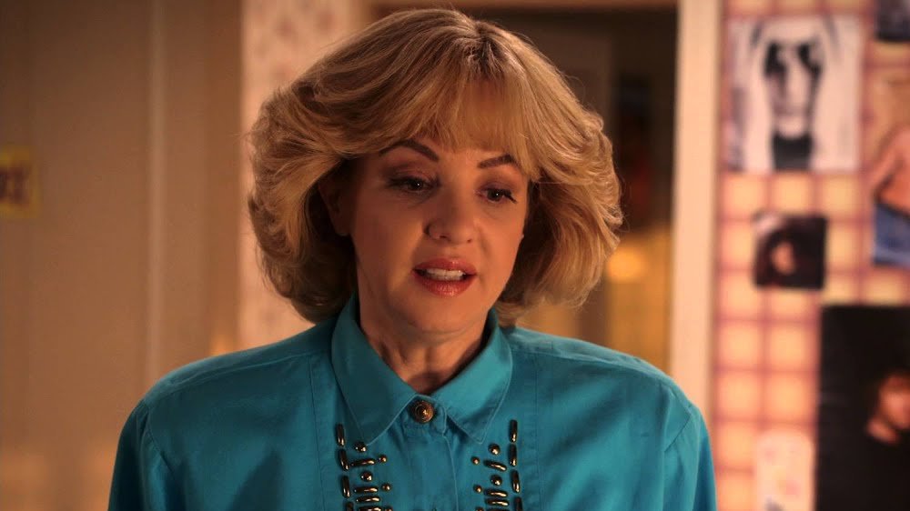 Wendi McLendon-Covey as Beverly in The Goldbergs