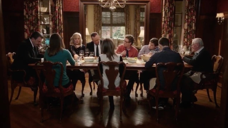 Reagan family dinner in Season 7