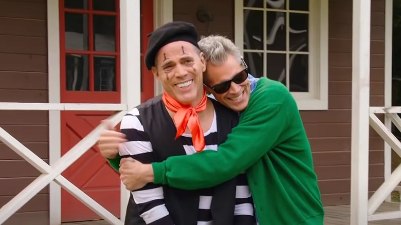 Johnny Knoxville hugging Steve-O