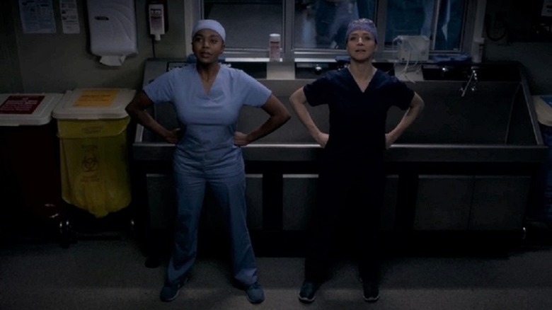 Superman pose Amelia Stephanie Grey's Anatomy