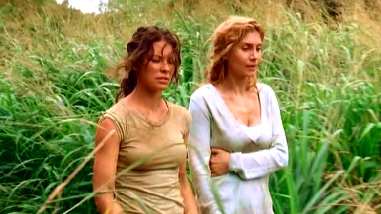 Kate Austen Juliet Burke walking jungle