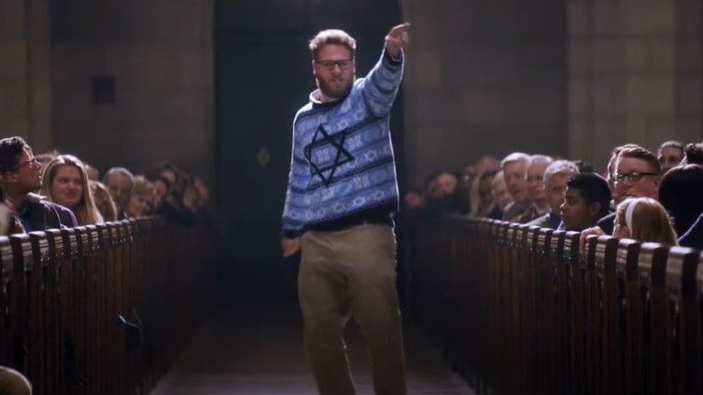 Seth Rogen pointing