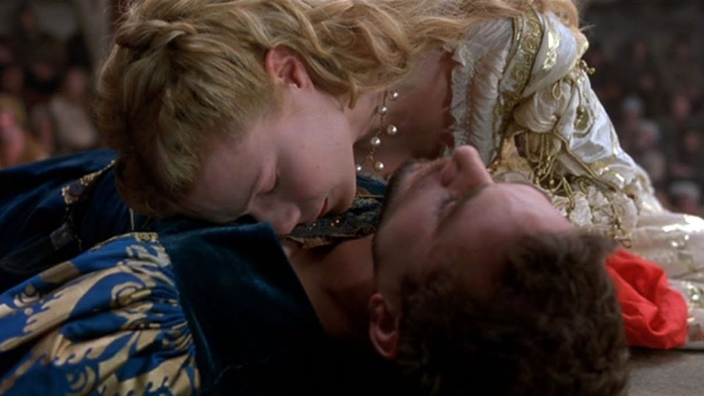 Gwyneth Paltrow as Viola and Joseph Fiennes as Will Shakespeare in Shakespeare in Love