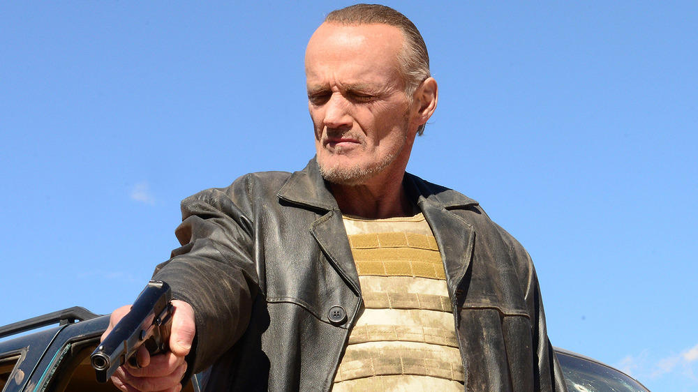 Jack (Michael Bowen) points a gun on Breaking Bad