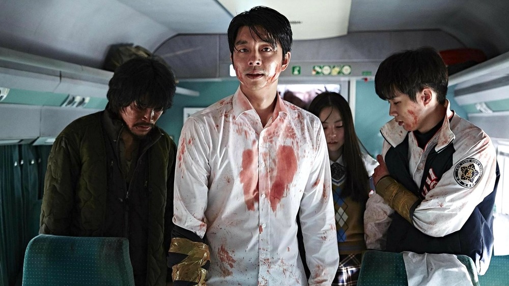 Seok-woo bloody with people on train