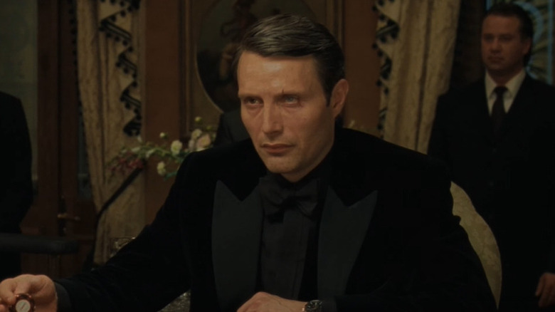 Le Chiffre playing poker