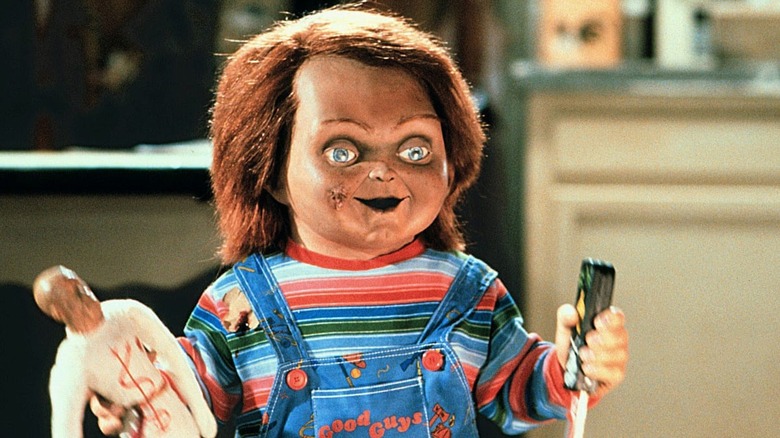 Chucky holding knife