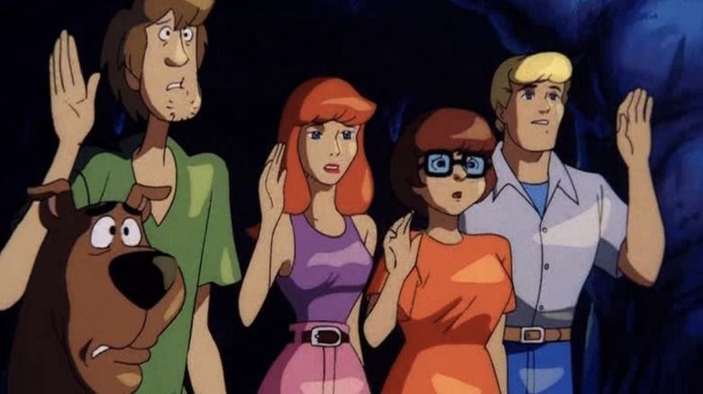 Mystery Inc. gang waves goodbye