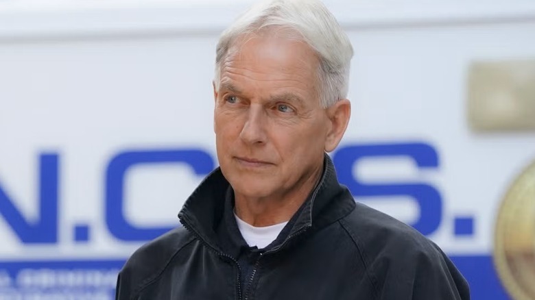 Gibbs listening in front of the NCIS office