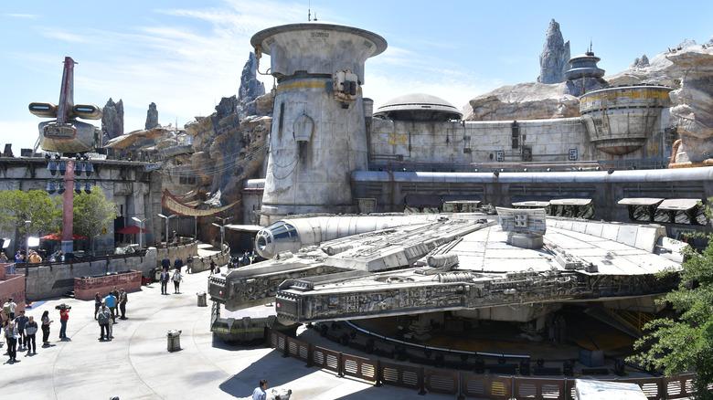 Millennium Falcon in Galaxy's Edge