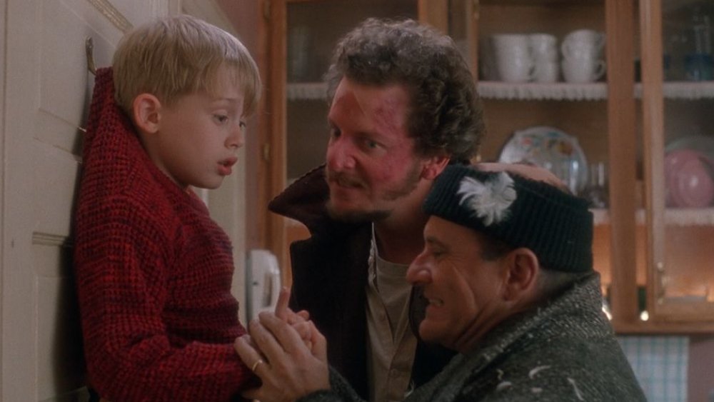 Macaulay Culkin, Daniel Stern, and Joe Pesci in Home Alone