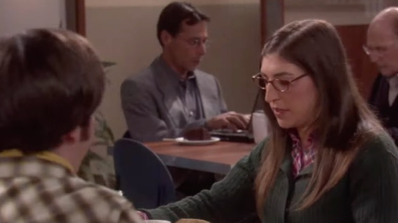 Amy Farrah Fowler eating lunch