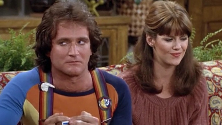 Mork and Mindy sitting