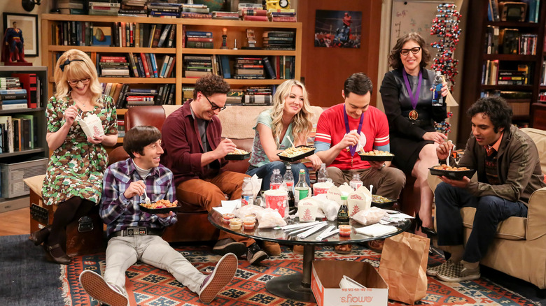 Big Bang Theory cast eating couch