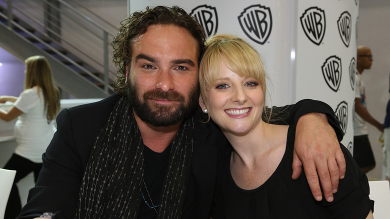 Johnny Galecki and Melissa Rauch hugging